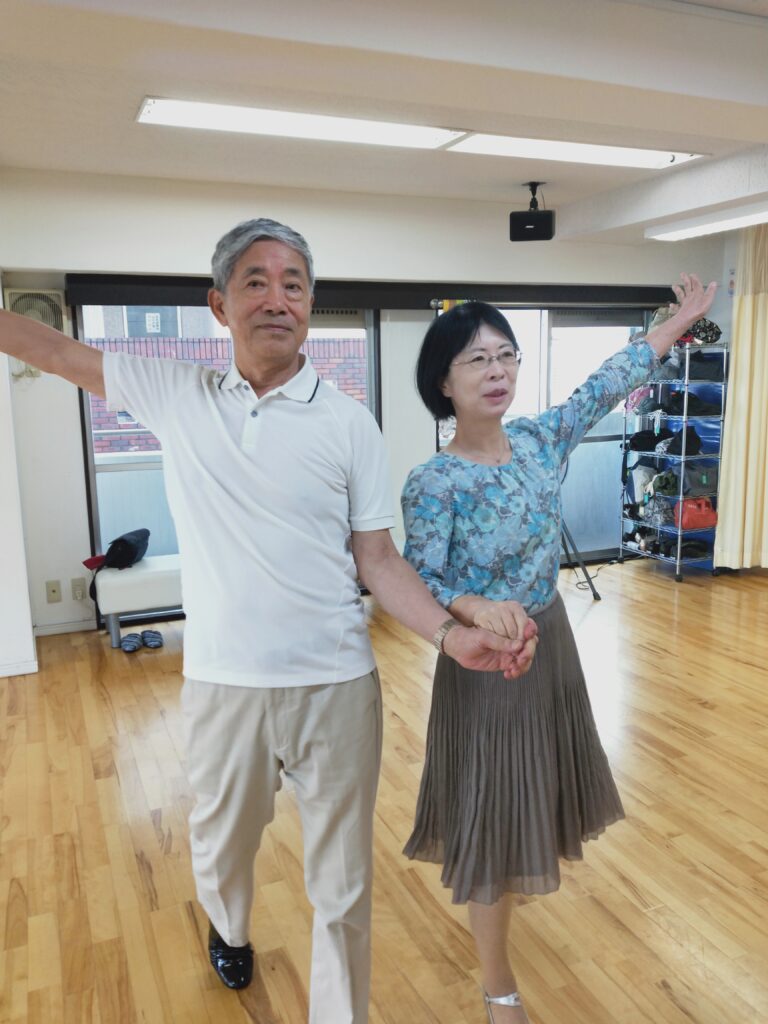 ルンバを踊るご夫婦