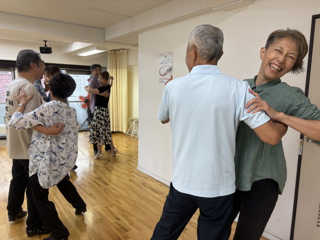 同じレベルの仲間とステップを学ぶ